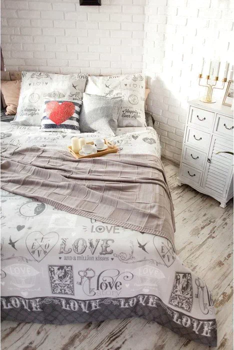 Постельное бельё "Этель" евро Love 200*217 см, 220*240 см, 70*70 см -2 шт, 100% хлопок, бязь 125 г/м2