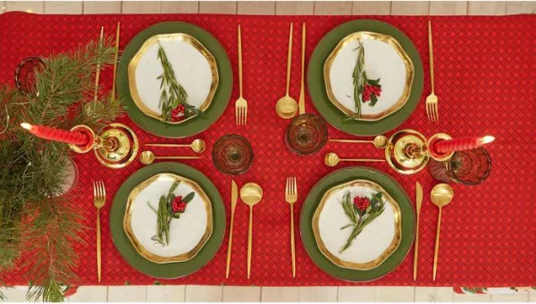 Скатерть Доляна «Новый год: Процветания в Новом году» 110×145 см, 100% п/э