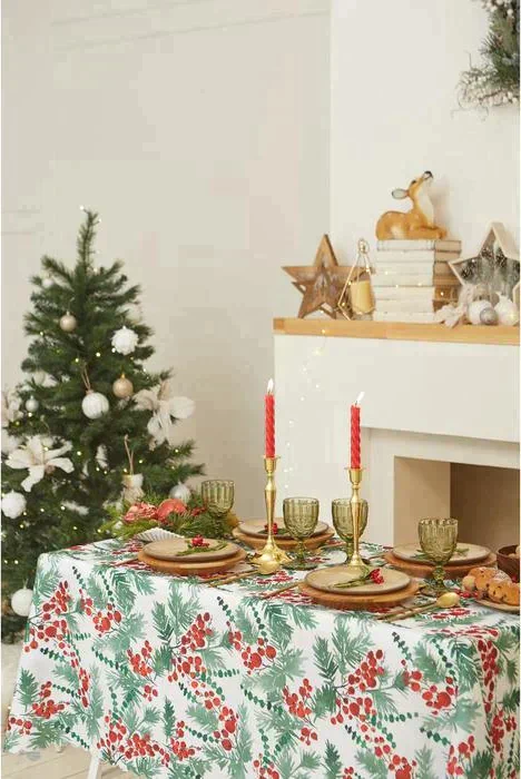 Скатерть Доляна «Новый год: Сhristmas berries» 145*300 +/- 2 см, 100% п/э