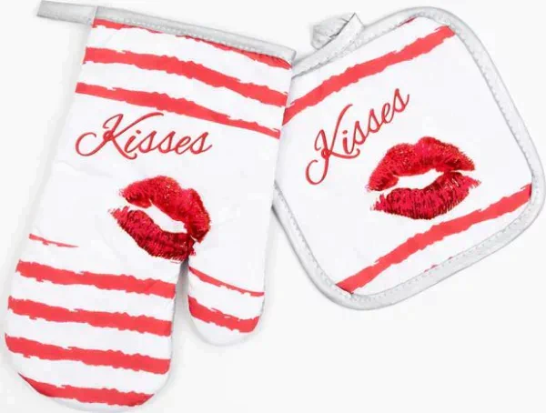 Кухонный набор Доляна Kisses прихватка 17*17 см, варежка-прихватка 26*16 см, 100% п/э