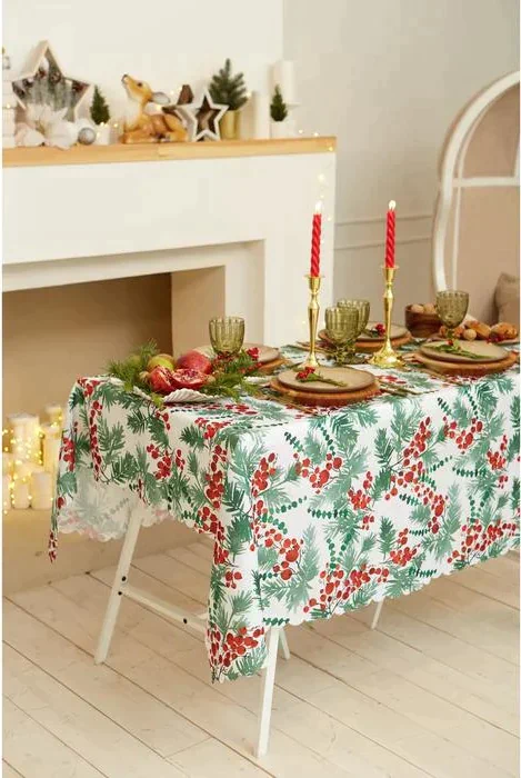 Скатерть Доляна «Новый год: Сhristmas berries» 145*260 +/- 2 см, 100% п/э