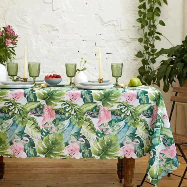 Скатерть Доляна Tropical garden 150*220 +/- 2 см, 100% п/э
